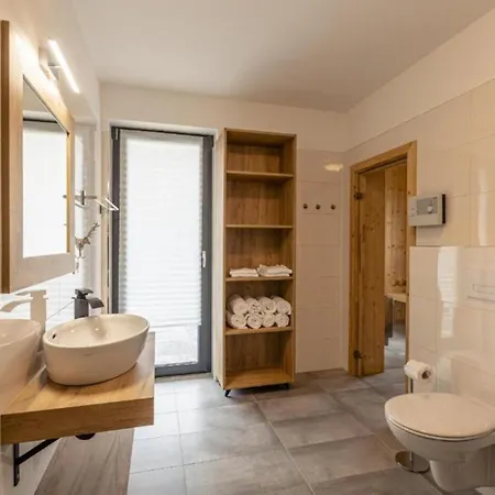 Luxalps- Inzell- Sauna- Skifahren- Wandern- Natur- Chiemgau Card - No 8 & 16 Mit Hot Pot *